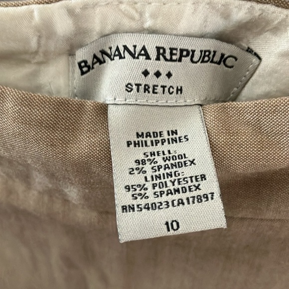 Banana Republic: Tan, Stretch Skirt- back zip with back slit- office staple- 10 - Picture 2 of 9